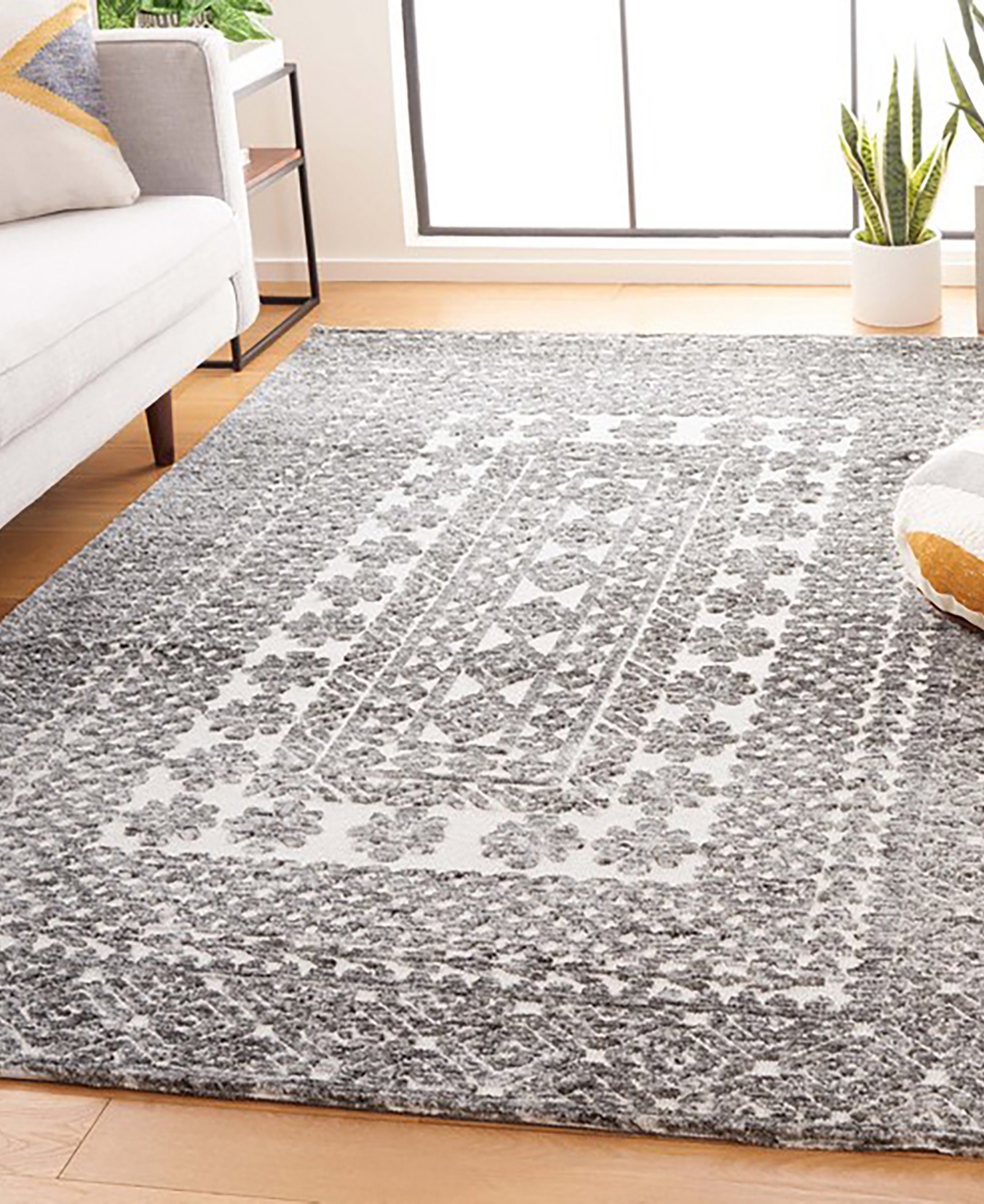 Safavieh Audrey AUD105A 4'x6' Area Rug -Gray