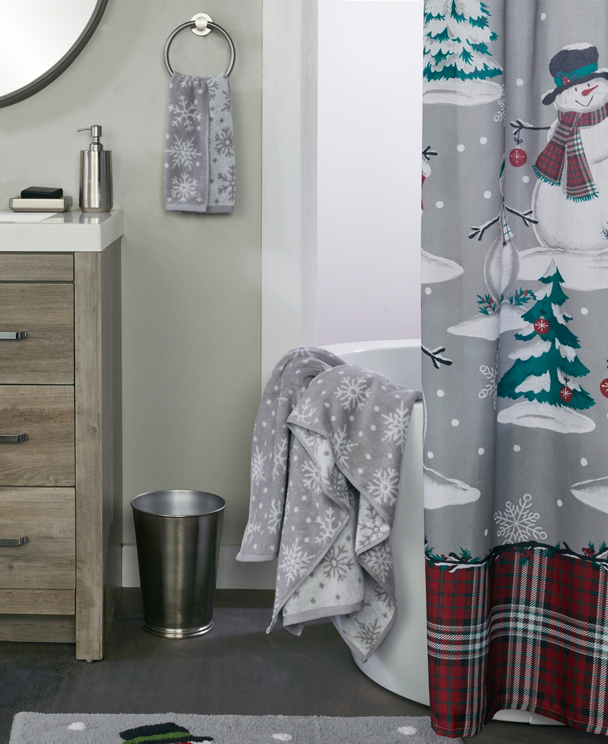 Skl Home Scattered Snowflake Jacquard Cotton Bath Towel, 25" X 50" In Gray