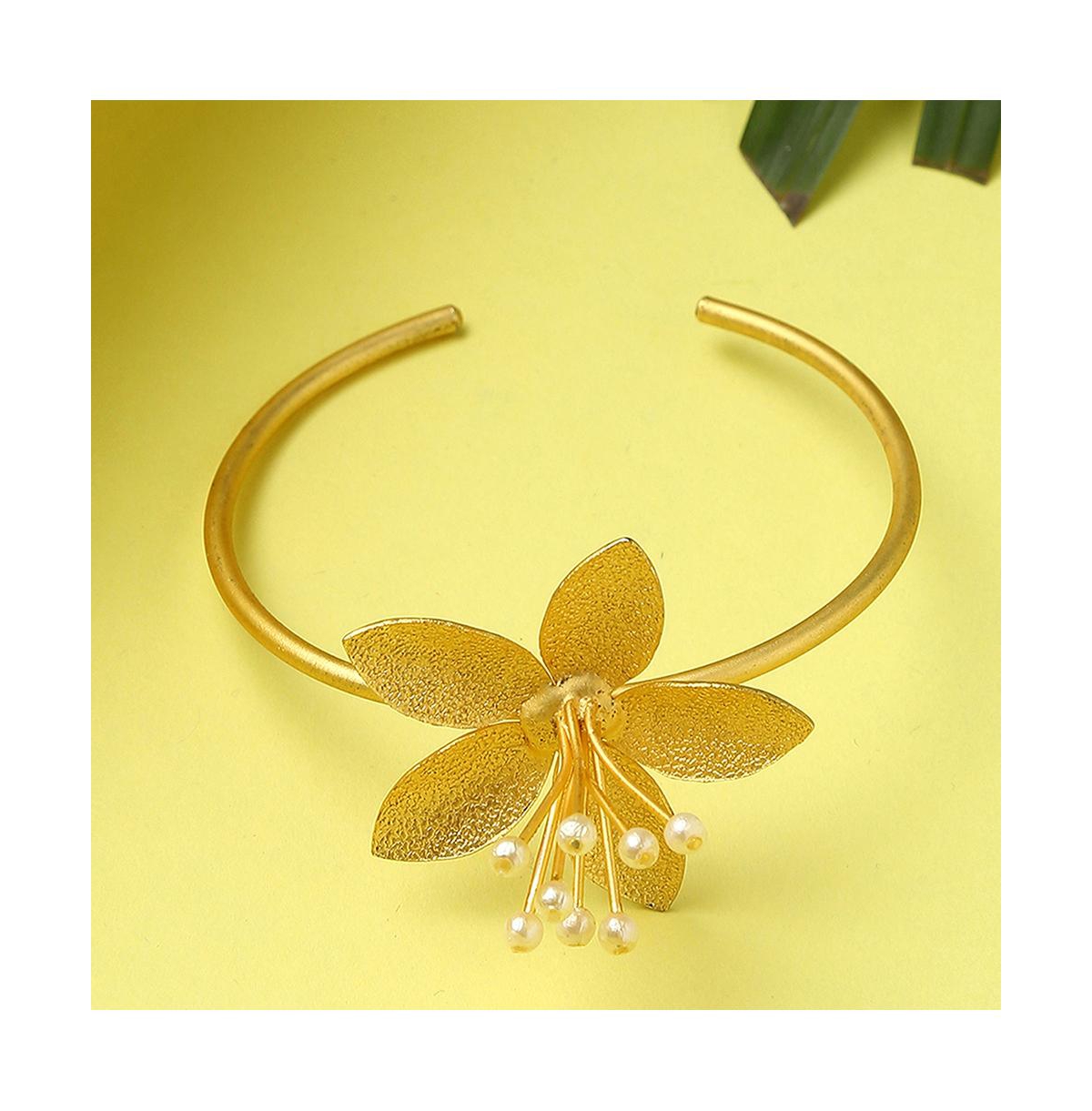Sohi Women's Flower Statement Bracelet