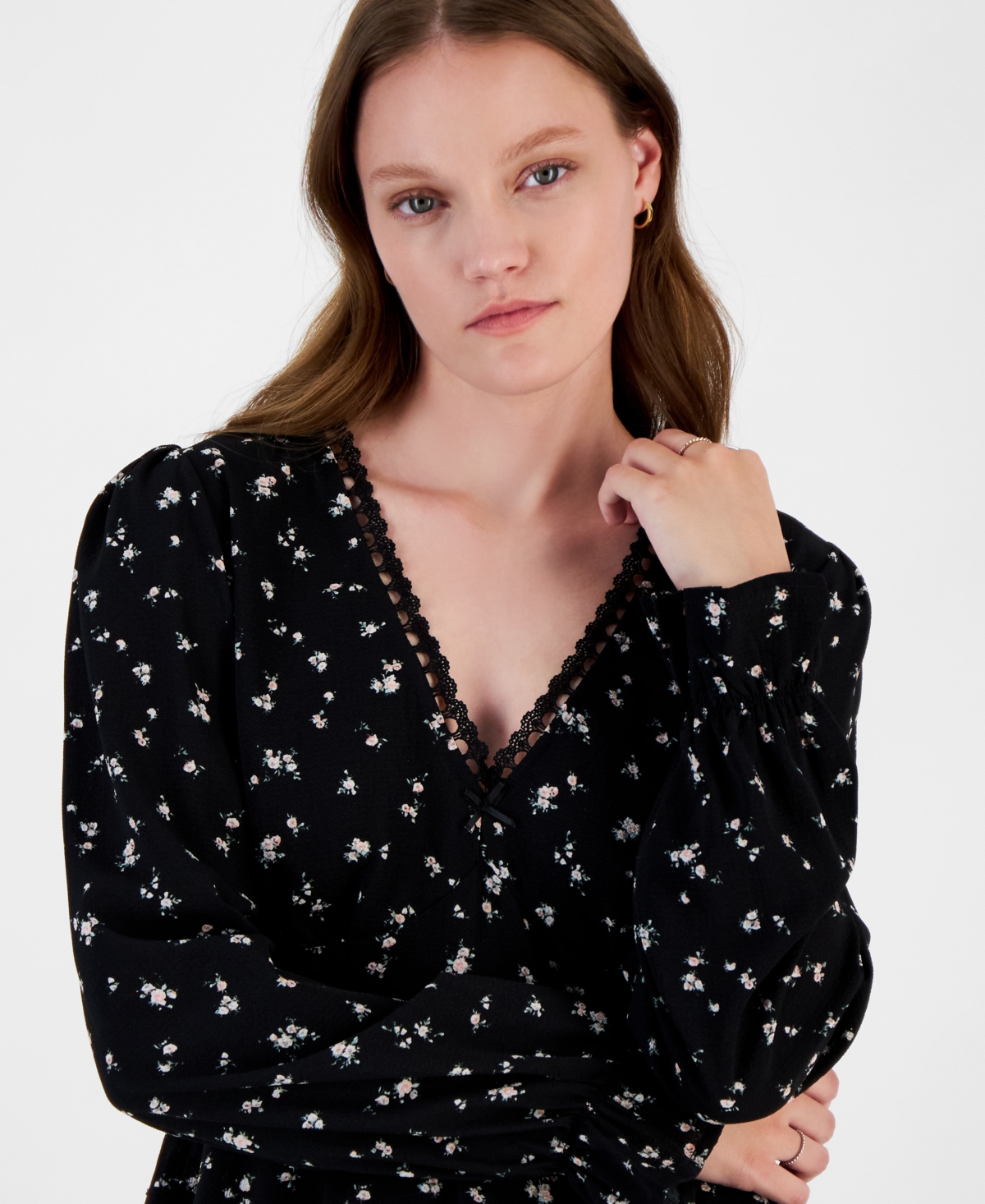 Celebrity Pink Juniors' V-Neck Printed Peplum Long Sleeve Top