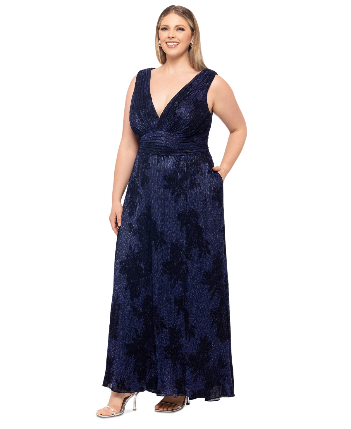 BETSY & ADAM PLUS SIZE CRINKLE SLEEVELESS V-NECK GOWN 