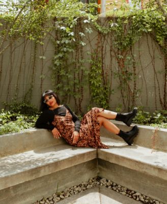 DV Dolce Vita Women's Villa Chelsea Lug Sole Booties