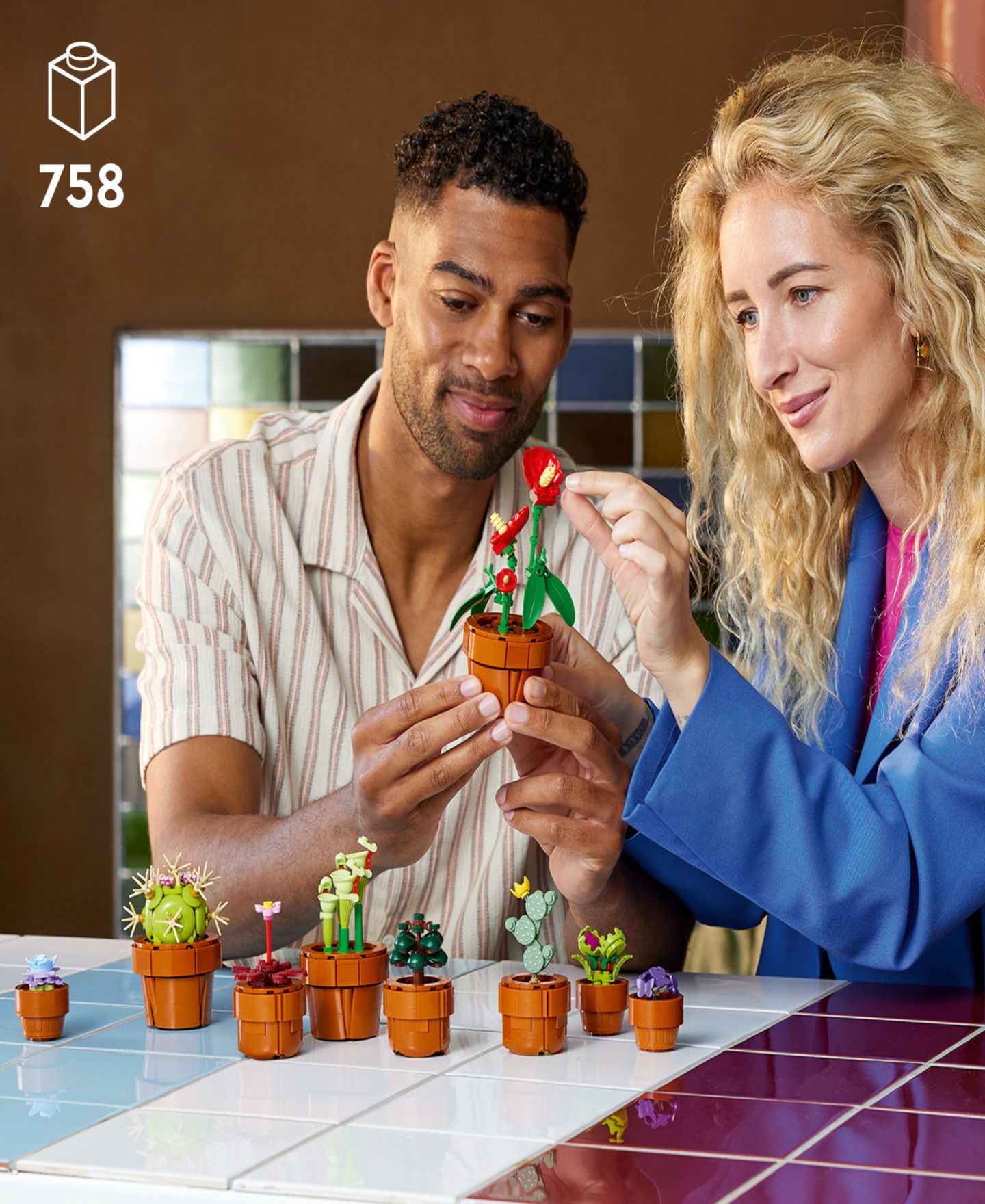 Детские конструкторы LEGO® Icons Tiny Plants and Flowers Build and Display Set 10329, 758 Pieces — фото 2