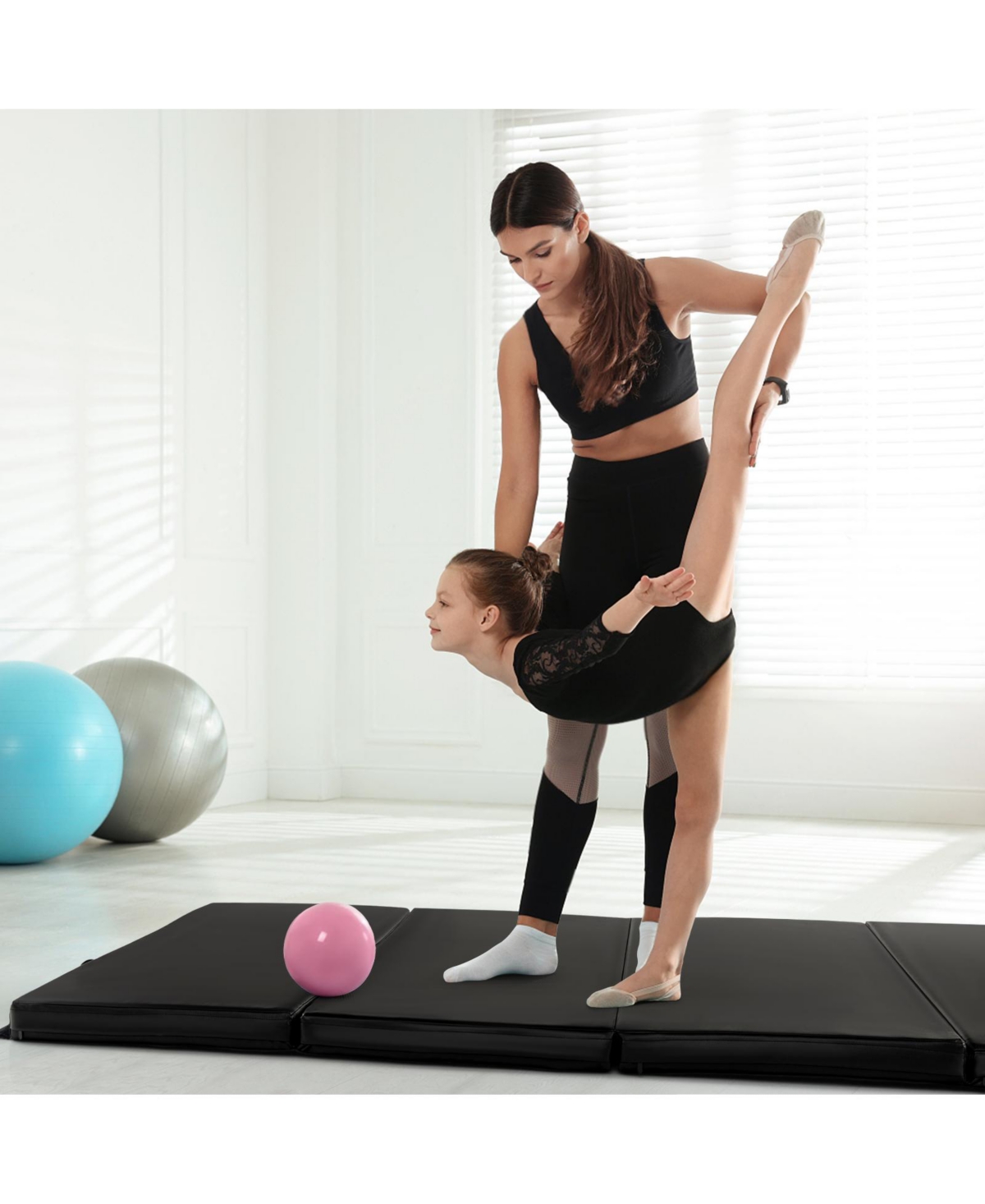 Vebreda Folding Gymnastics Mat with Carry Handles and Sweatproof Detachable Pu Leather Cover- Black