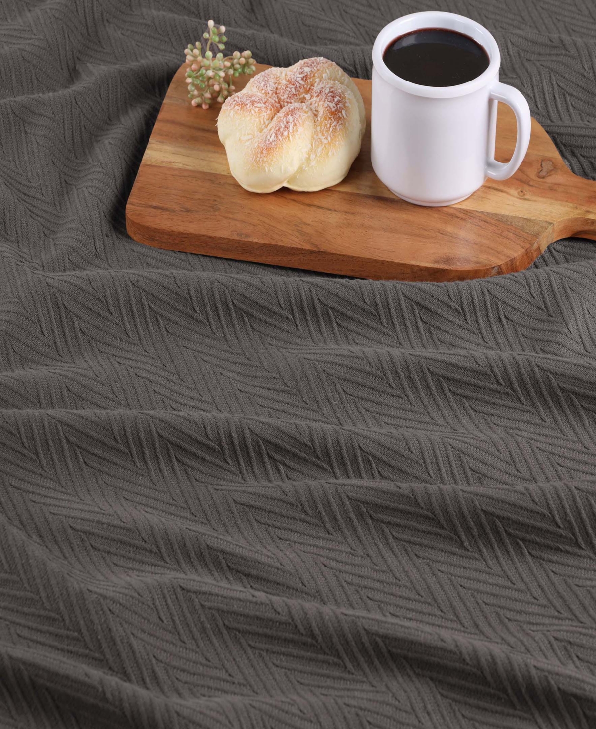 Superior Chevron All-season Cotton Throw, 50" X 60" In Charcoal
