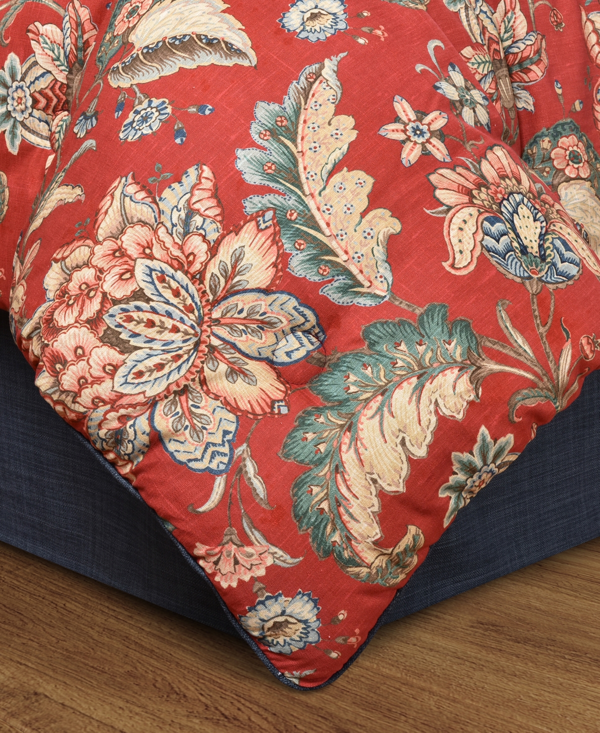 J Queen New York Enchanted Garden 4-pc. Comforter Set, California King In Red
