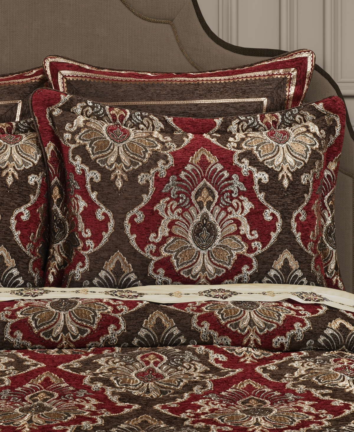 J Queen New York Cerino 4-pc. Comforter Set, California King In Chocolate