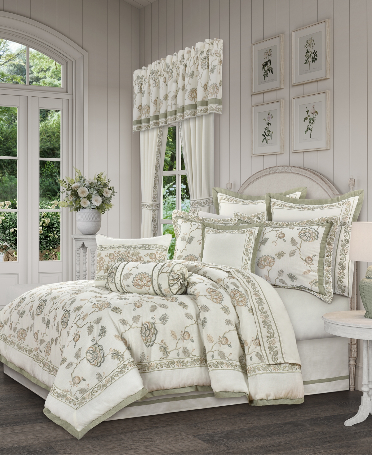 J Queen New York Fairview 4-pc. Comforter Set, Queen In Sage