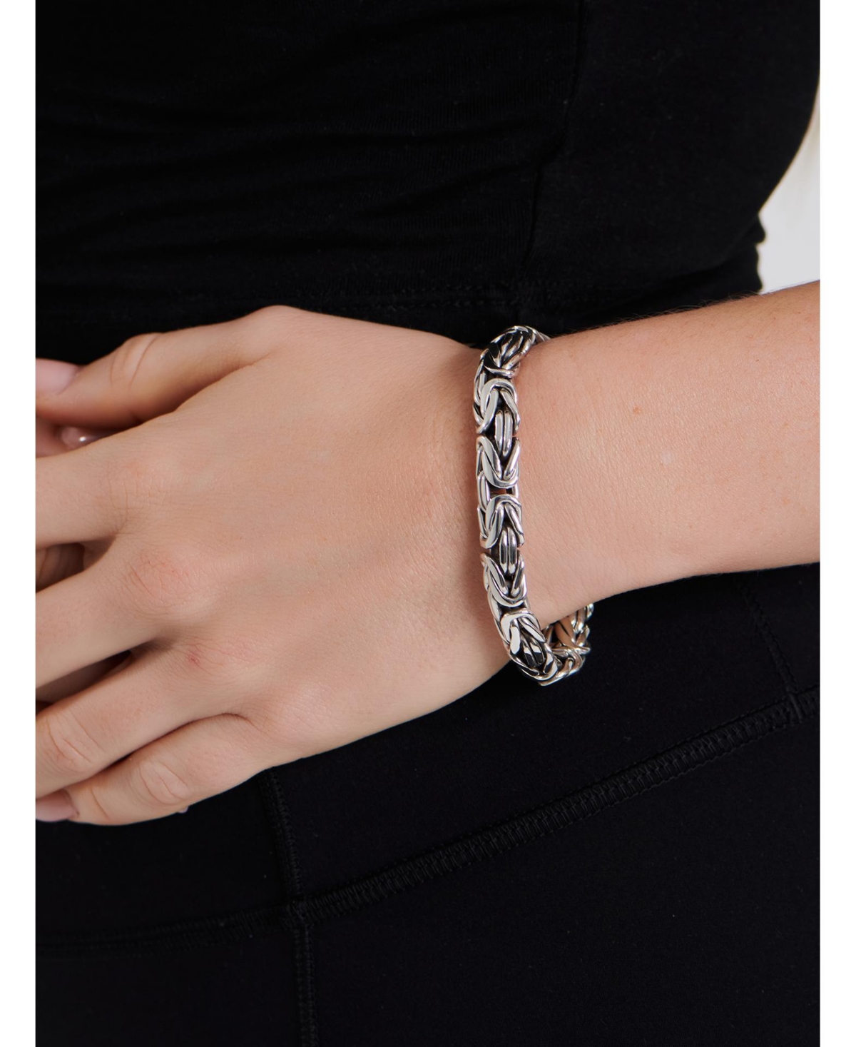 Devata Borobudur Oval 10mm Chain Bracelet in Sterling Medium in - Silver