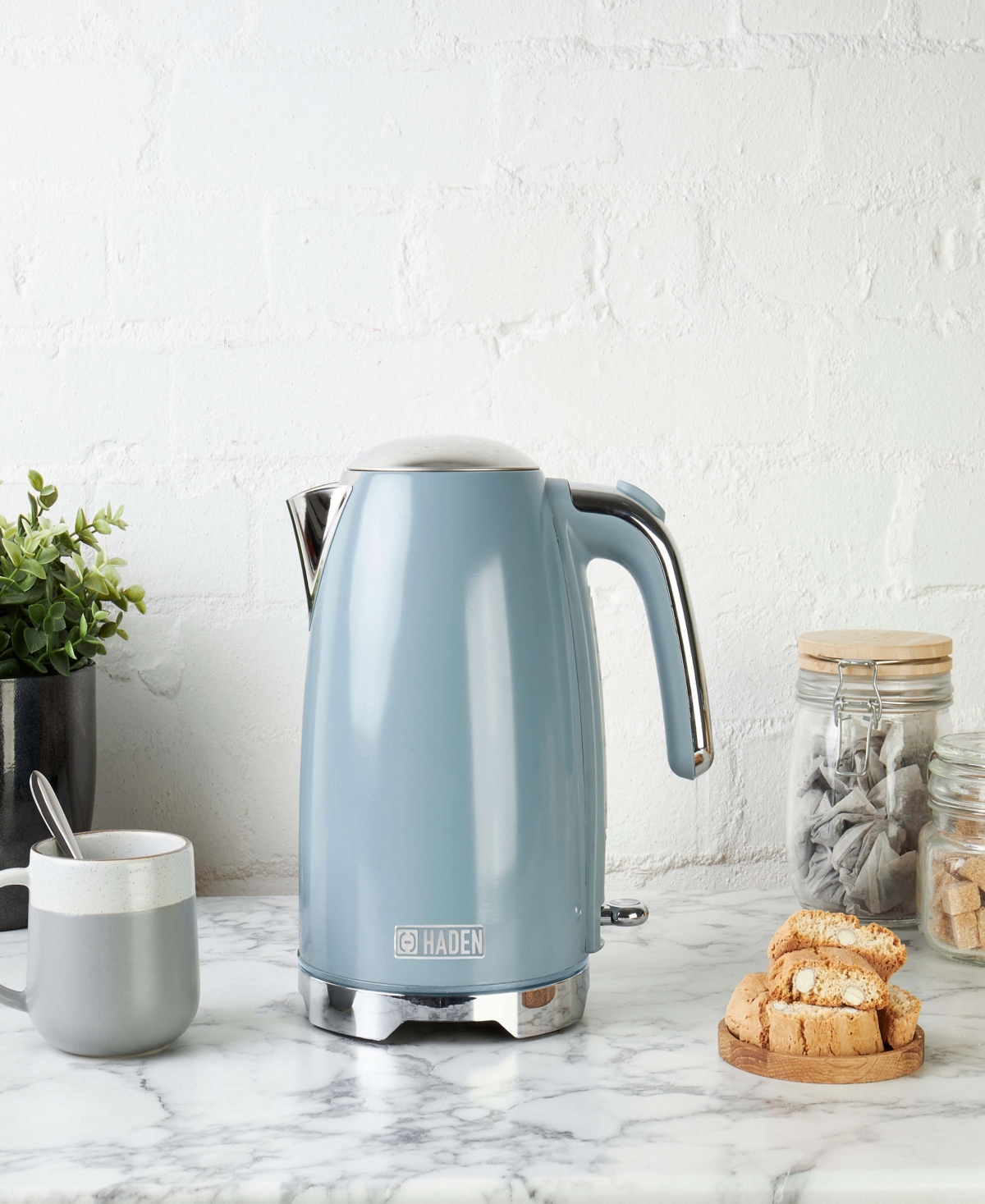 Haden Brighton 1.7 L-7 Cup Electric Cordless Kettle -Chrome
