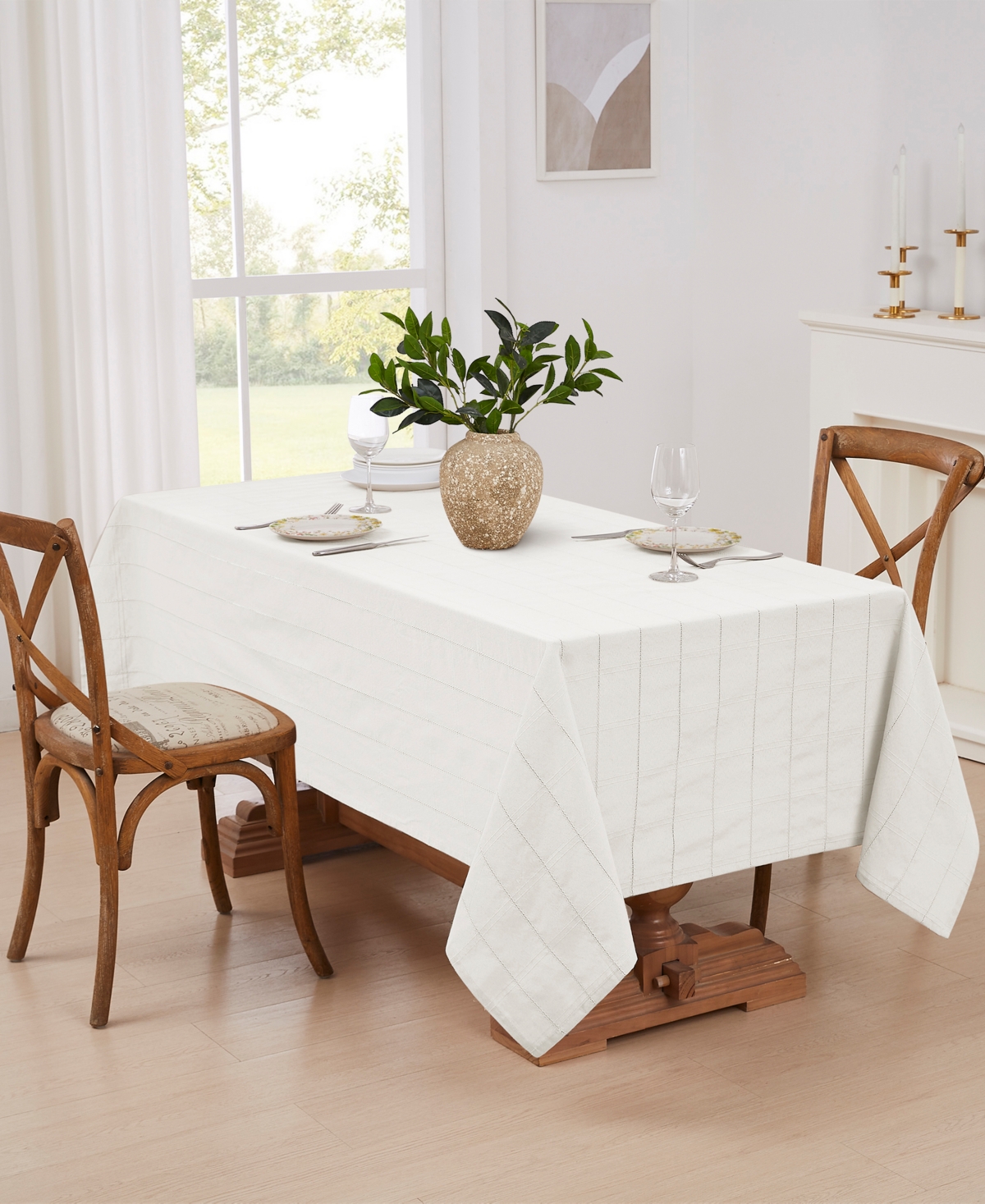 Izod Chadwick Oblong Tablecloth, 60" X 84" In White