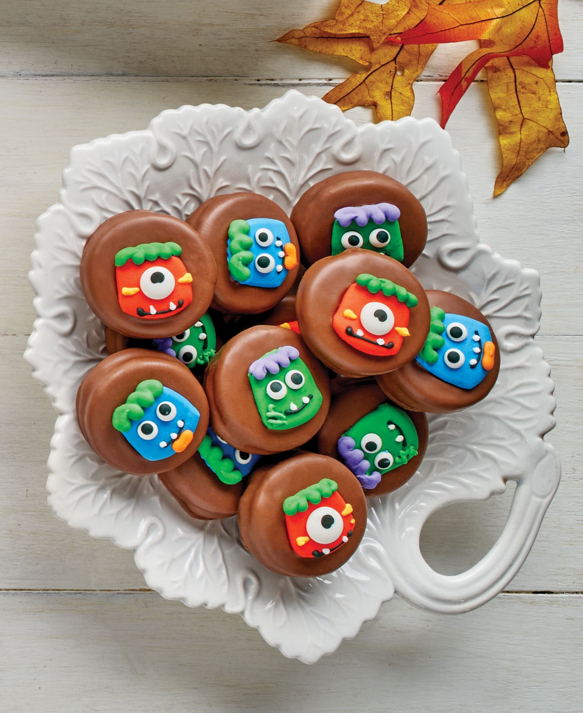 Bissinger's Handcrafted Chocolate Halloween Milk Chocolate Cookies, 12 Piece In No Color
