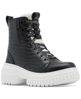 Sorel - Women's Ona Ave Croco-Embossed Waterproof Booties