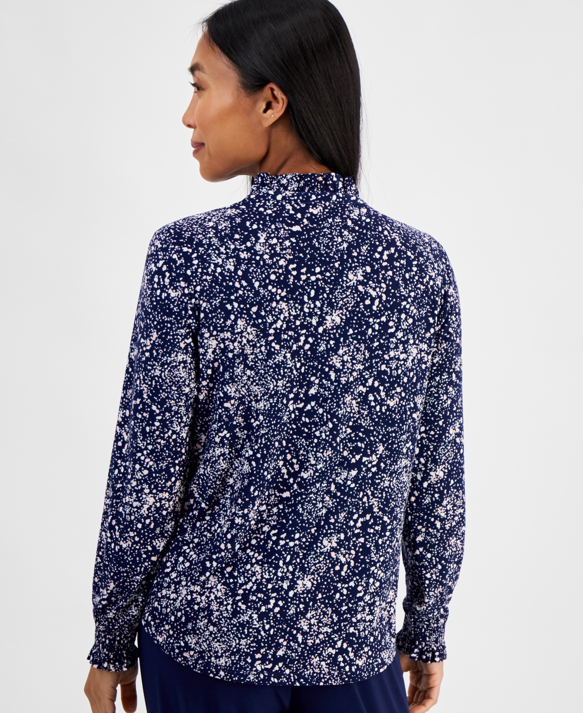 AK ANNE KLEIN PETITE PRINTED SMOCKED-CUFF BLOUSE 
