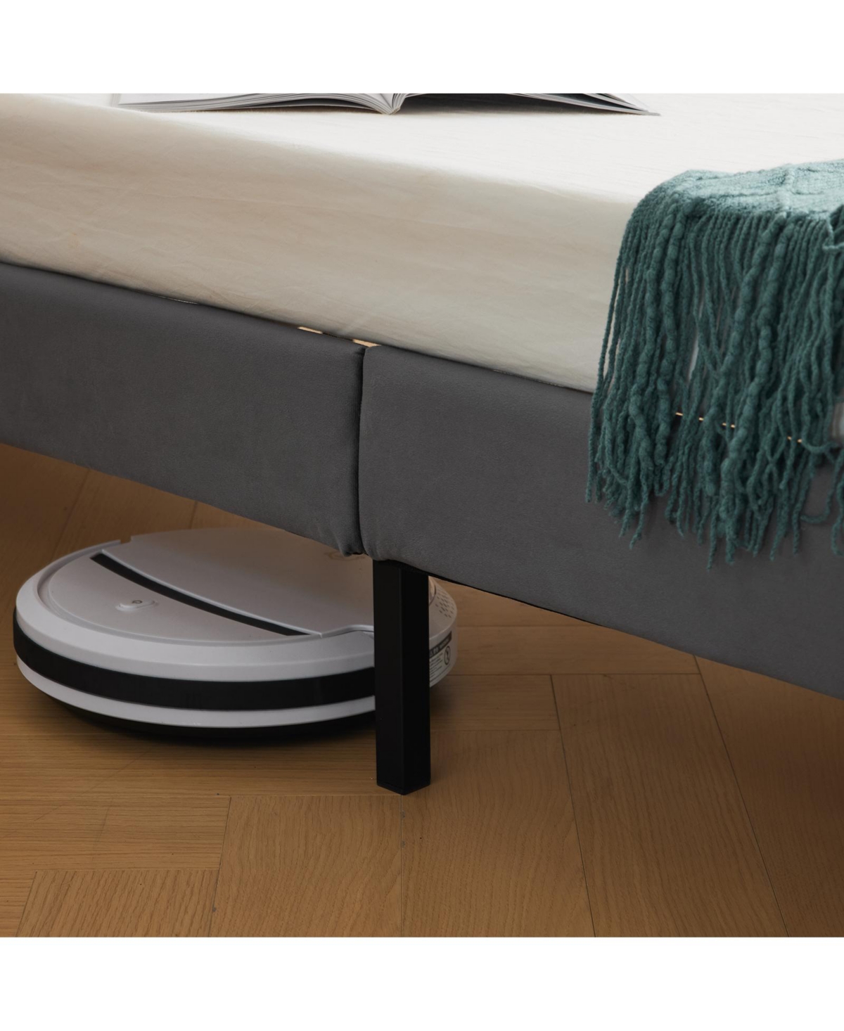 Slickblue Full Size Velvet Upholstered Platform Bed with Storage Drawers for Elegant Bedroom Organization