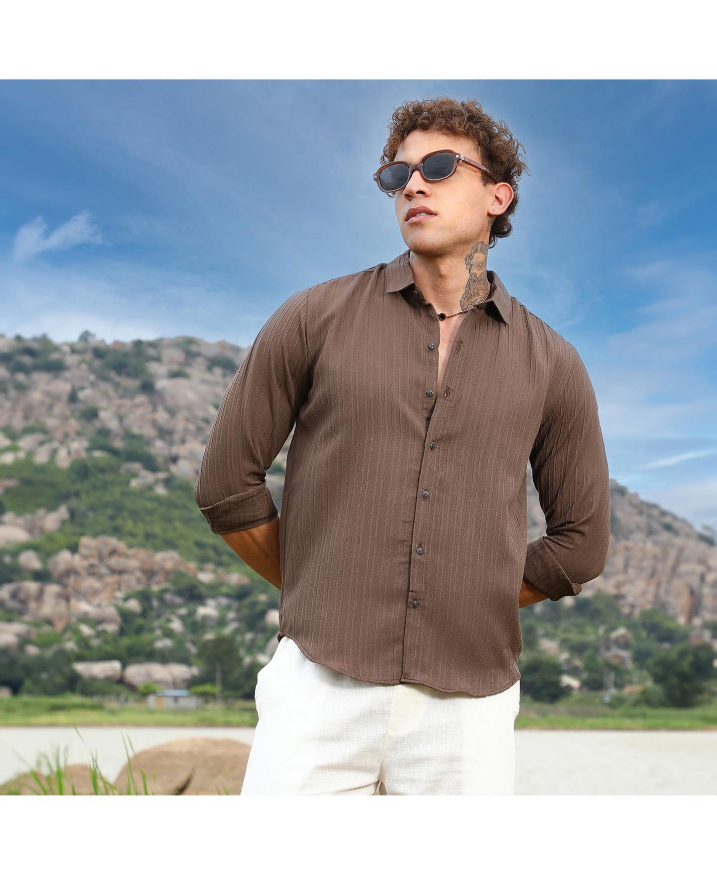 Мужская рубашка Cahoot Campus Sutra Mocha Brown Self-Design Striped, цвет: Коричневый — фото 2