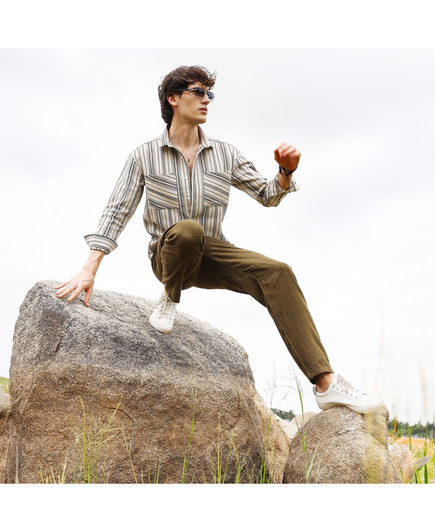 Мужская рубашка Cahoot Campus Sutra Bone Beige & Cloud Grey Multitrack Striped Oversized, цвет: Бежевый / Хаки — фото 2