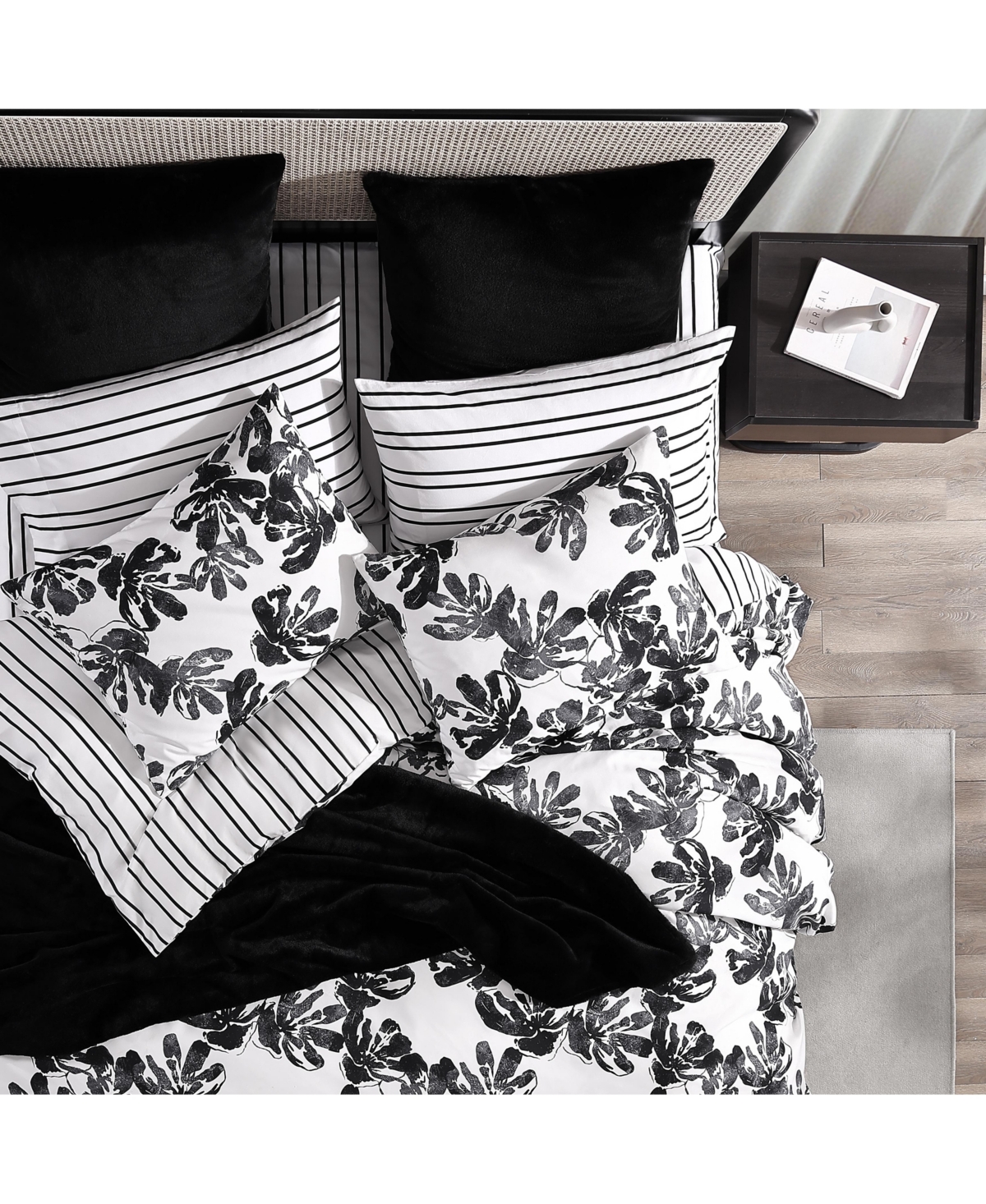 City Scene Soho Floral Microfiber3 Piece Duvet Cover Set-Full/Queen - Black