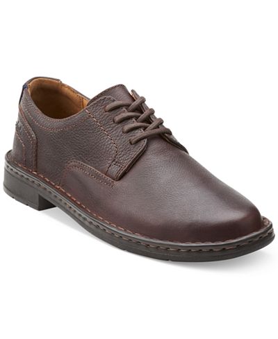 Clarks Men's Kyros Plain Toe Oxfords