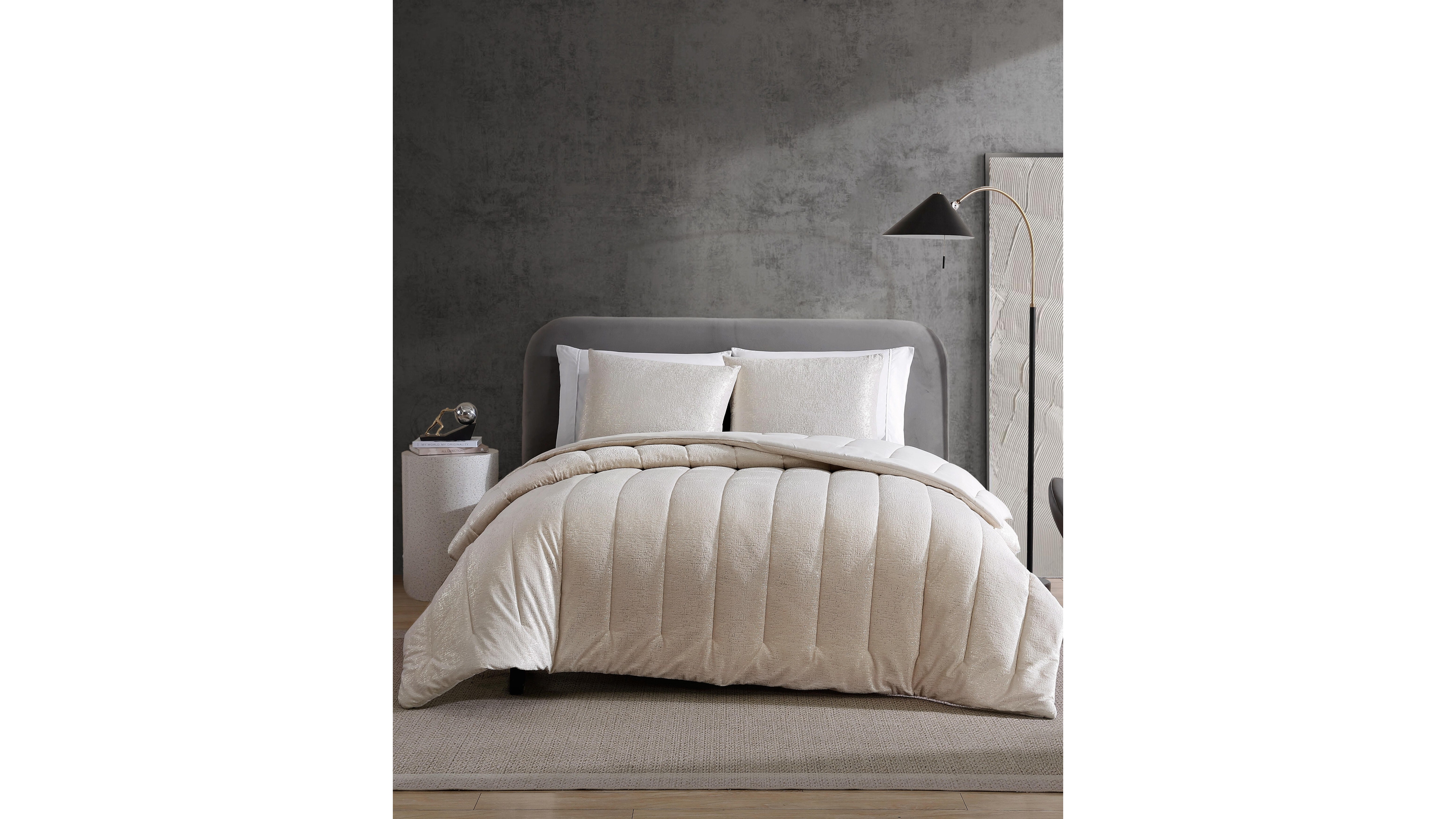 Kenneth Cole New York Banks Velvet 3-Pc. Comforter Set, Full/Queen