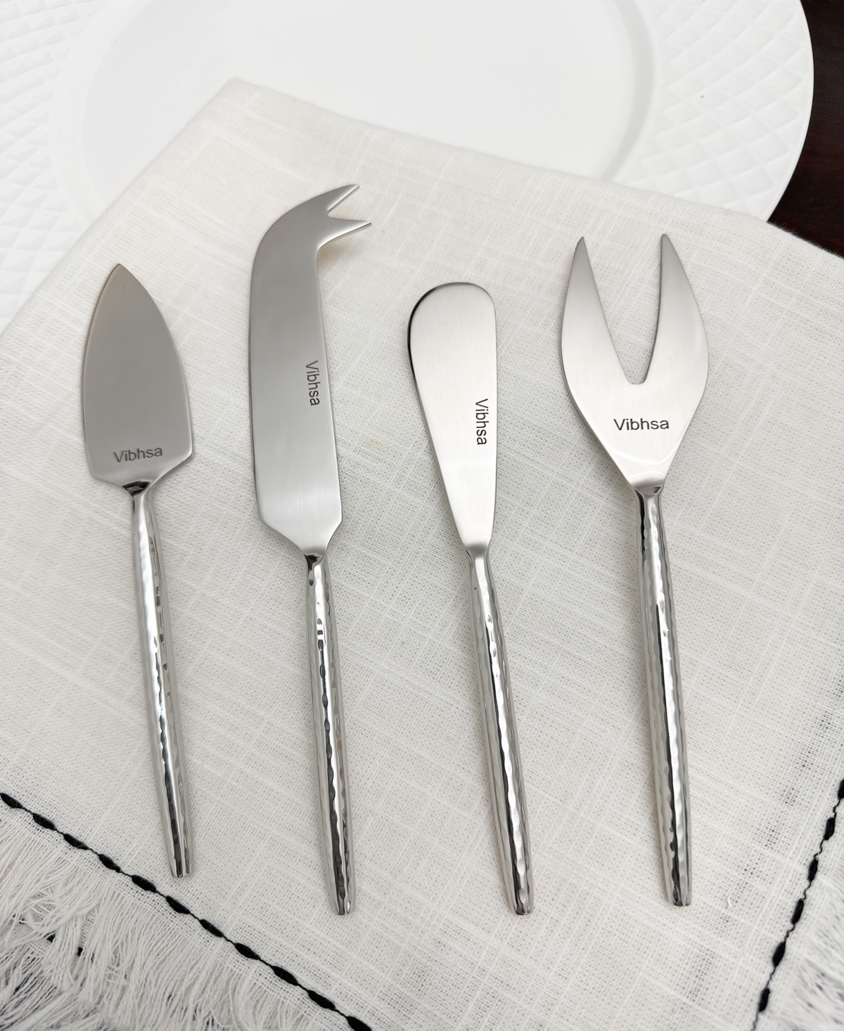 Vibhsa Hammered 4-pc. Cheese Knives Set, Serving For 4 In Silver Glossy Finish