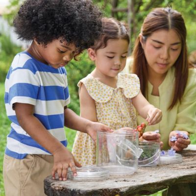 Kaplan Early Learning Carry and Discover Magnification Containers - Set of 2