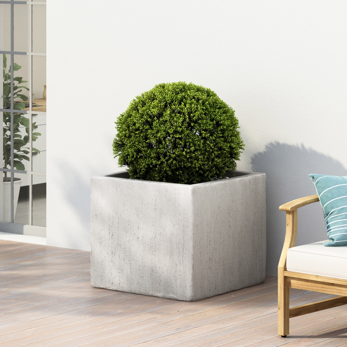 Ella Mgo L 22: The Sophisticated Planter For Outdoor Elegance