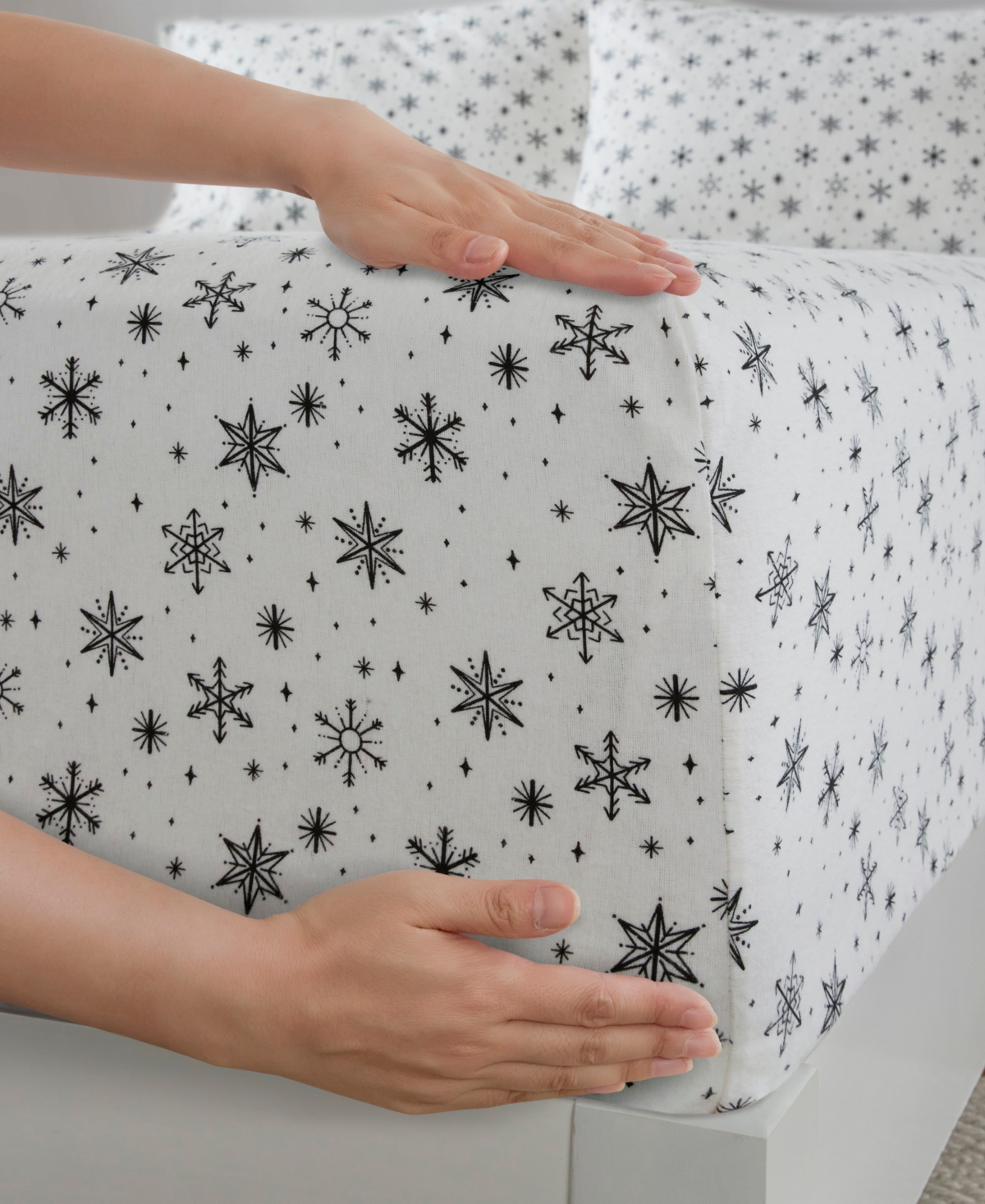Beautyrest Extra Deep Pocket Cotton Flannel 4-pc. Sheet Set, California King In Black Snowflakes