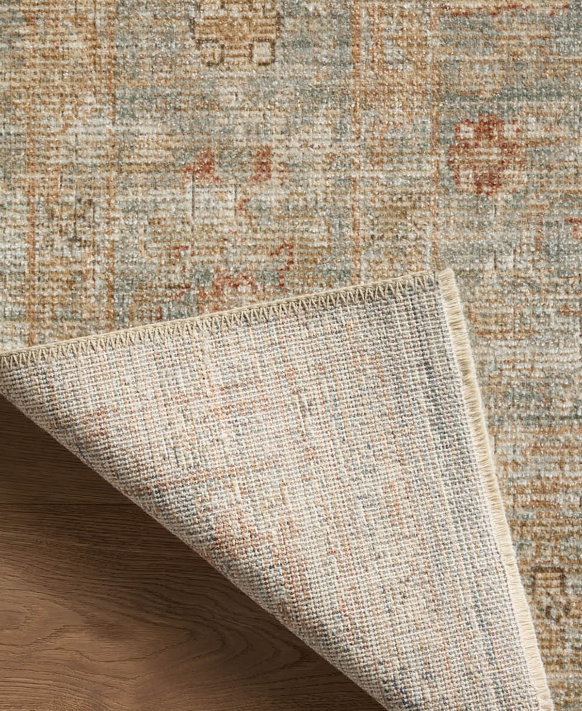 Loloi Heritage Her-06 4'x6' Area Rug In Multi