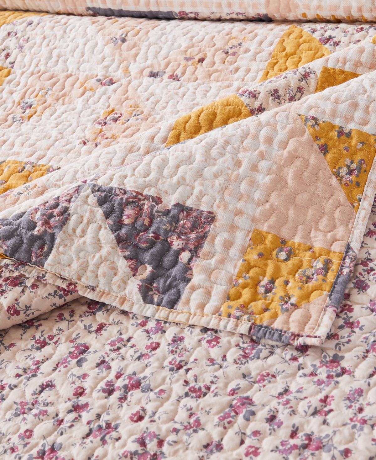 Greenland Home Fashions Pinwheel Posey Reversible 3-pc. Quilt Set, King In Peach
