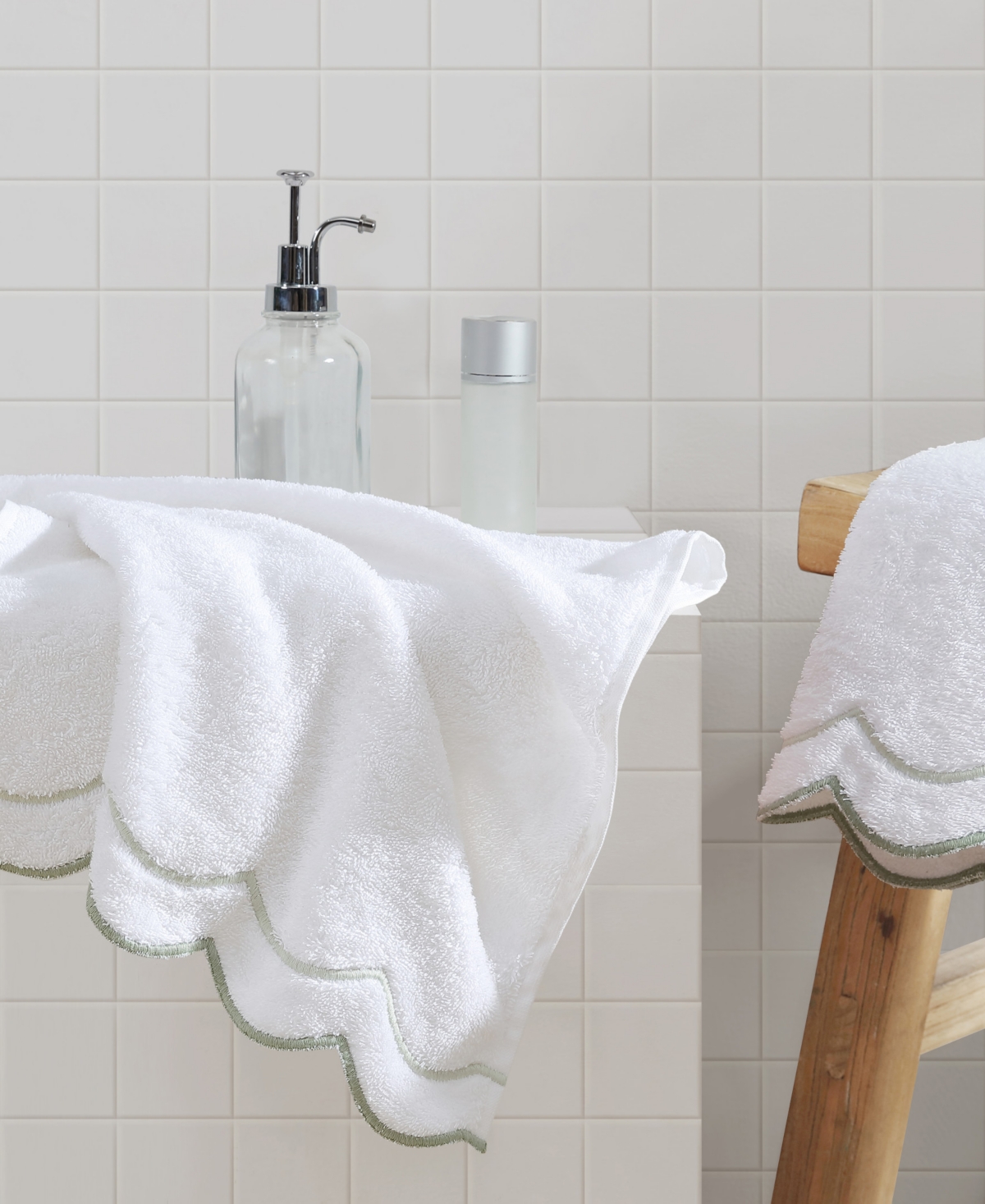 Peri Home Scallop Cotton Hand Towel, 27" X 16" In Sage