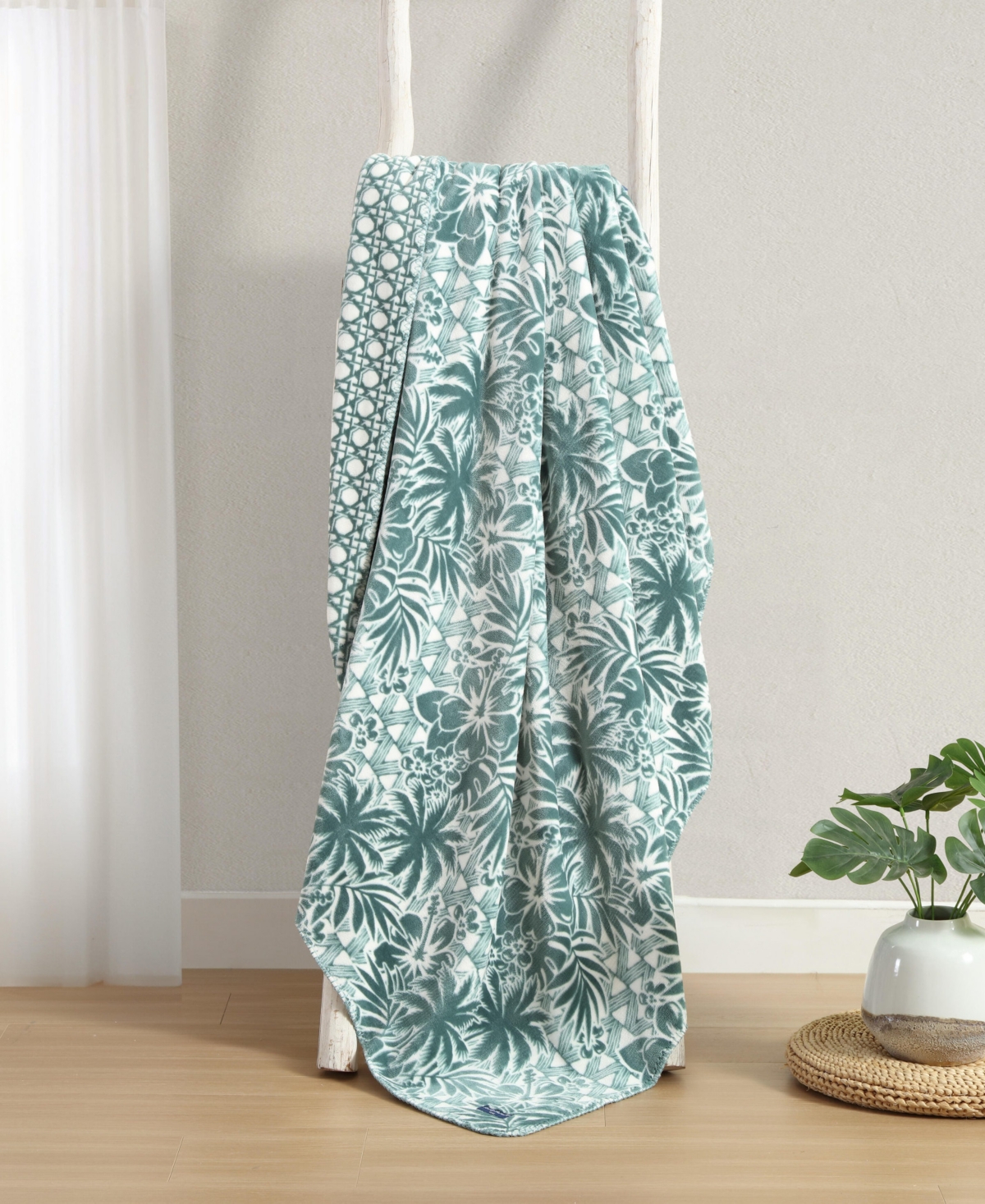 Tommy Bahama Home Closeout!  Lanikai Fronds Flannel Blanket, King In Green