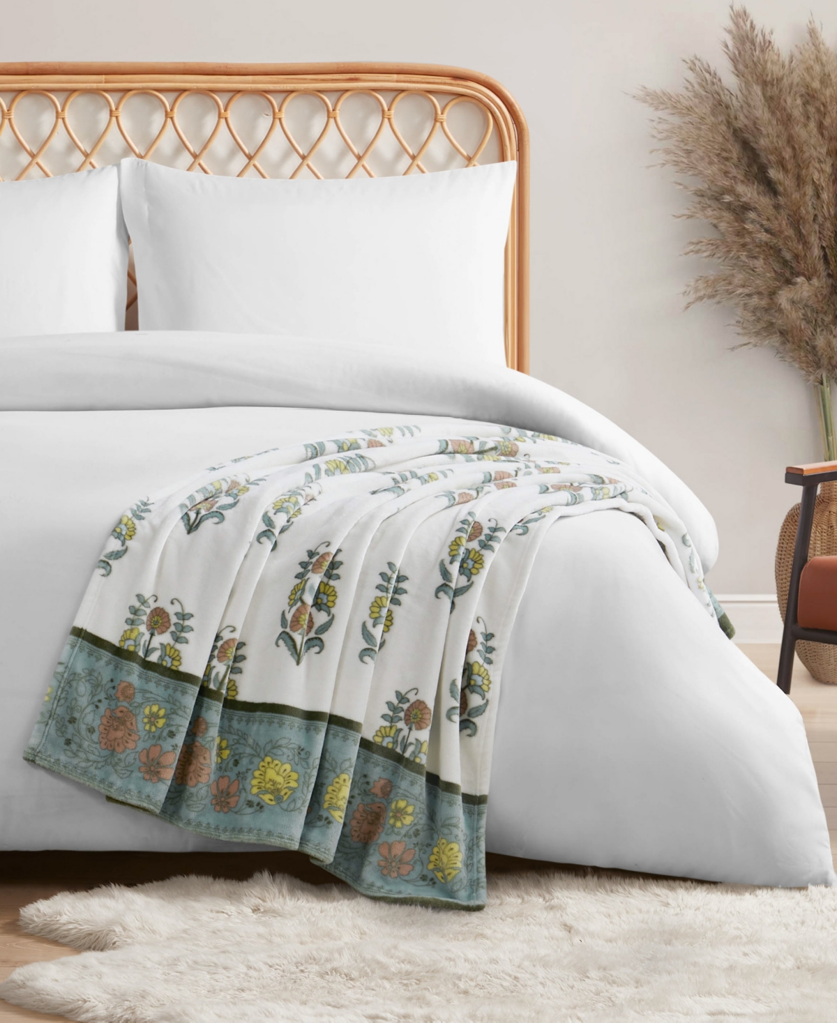 Jessica Simpson Plush Ultra Soft Throw, 50" X 70" In Serenity Floral