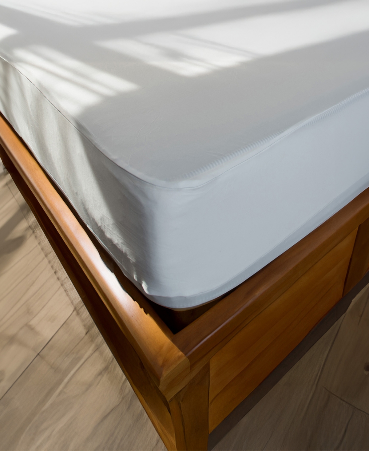Cleanbrands Pro Max Zippered Mattress Encasement, Queen In White