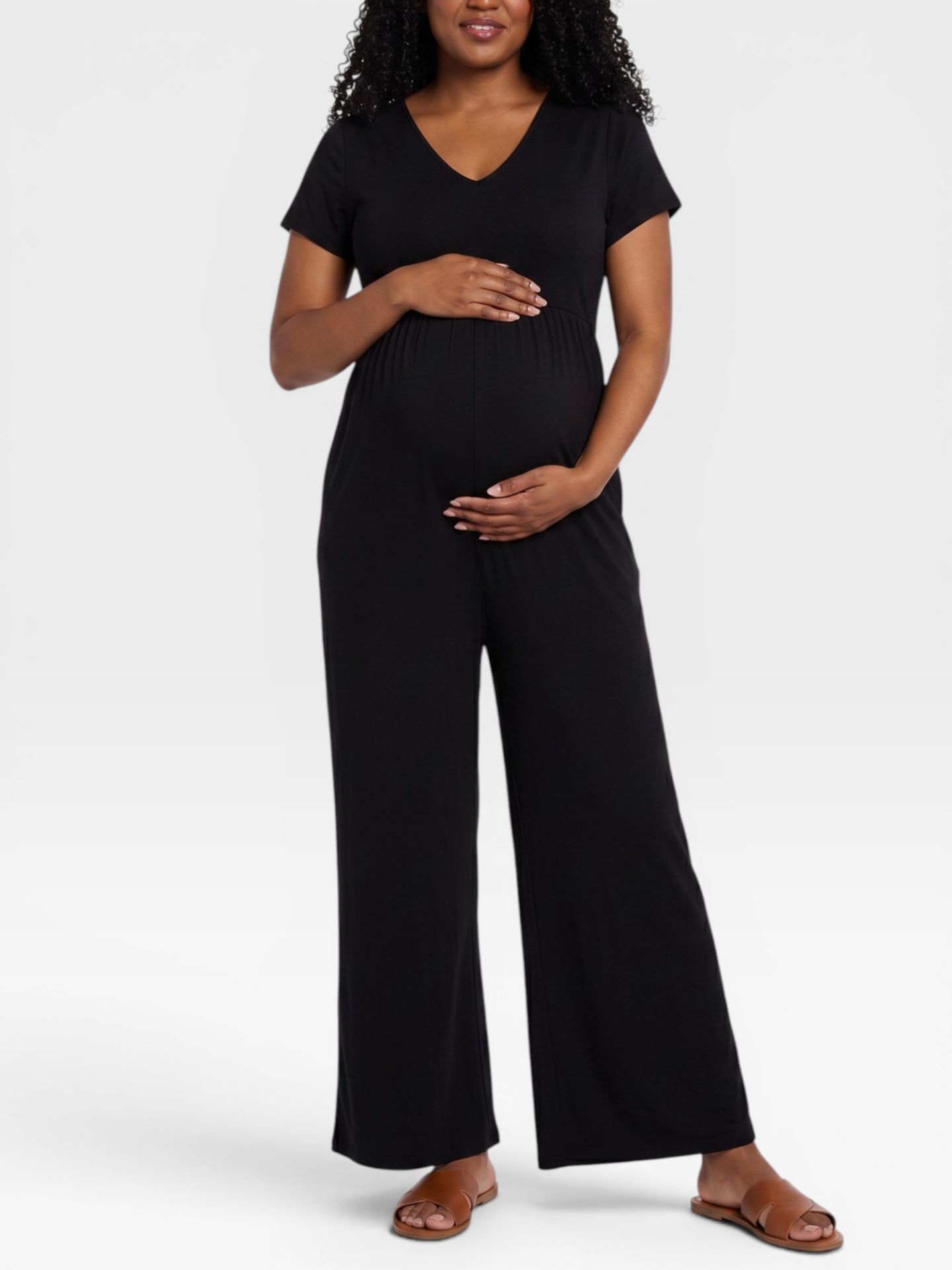 Женский комбинезон Motherhood Maternity Maternity Short Sleeve V-Neck Flare Leg Jumpsuit - Motherhood, цвет: Чёрный — фото 1