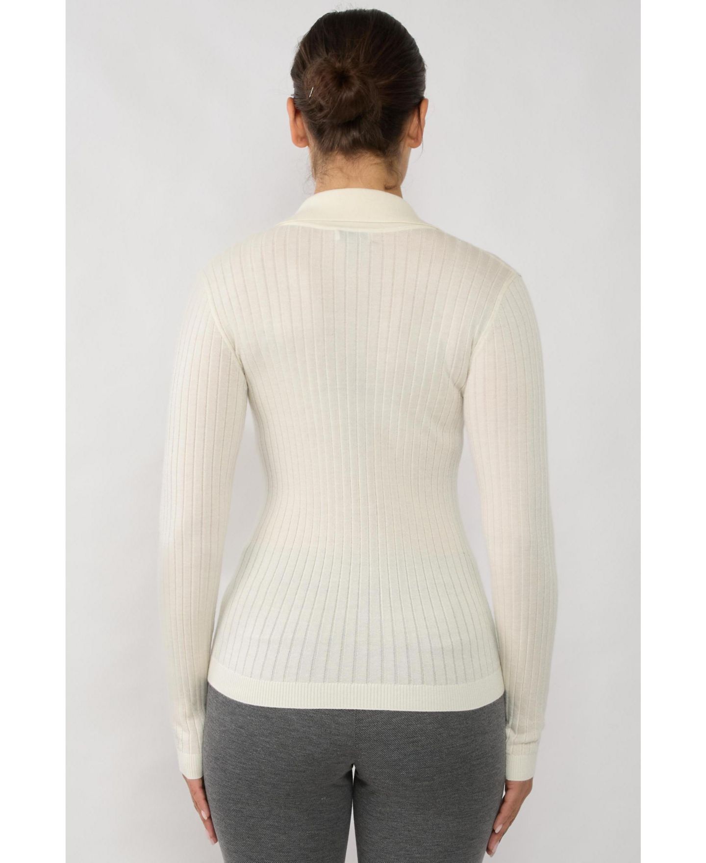 Женский свитер JENNIE LIU Tissue Weight Cashmere Silk Rib-knit Johnny Collar Polo Sweater, цвет: Слоновая кость — фото 3