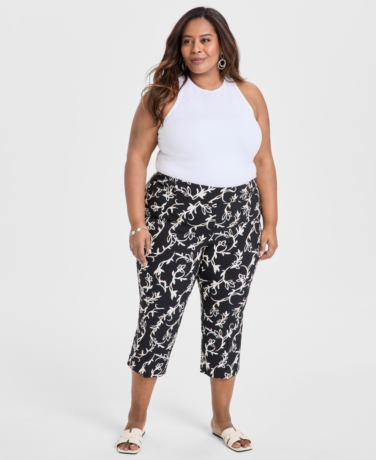 JM COLLECTION PLUS SIZE PRINTED RIVET CAPRI PANTS, EXCLUSIVELY AT MACY'S 