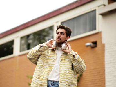 MOMENTUM 4 Wireless Headphones - Bluetooth Headset for Crystal-Clear Calls with Adaptive Noise Cancellation, 60h Battery Life, Customizable Sound and Lightweight Folding Design