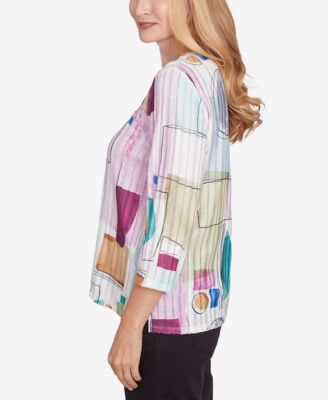 Women's Classic Geometric V-Neck Three Quarter Sleeve Top