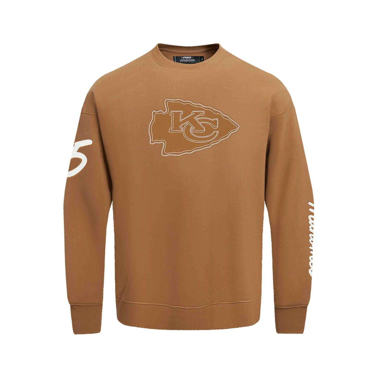 Мужская толстовка Pro Standard Patrick Mahomes Brown Kansas City Chiefs Pullover Crewneck — фото 2