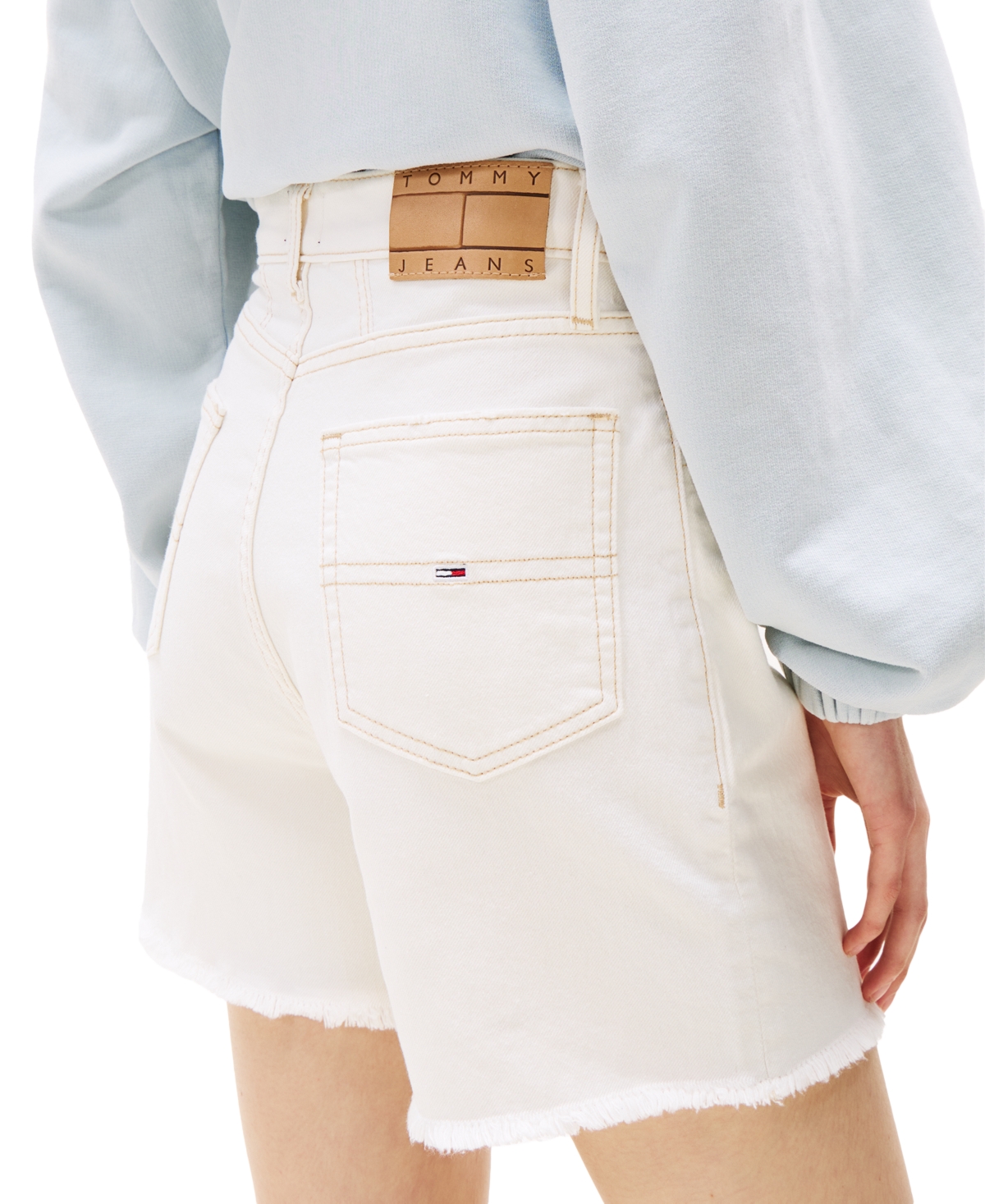 TOMMY JEANS WOMEN'S DENIM HIGH-RISE MOM SHORTS 