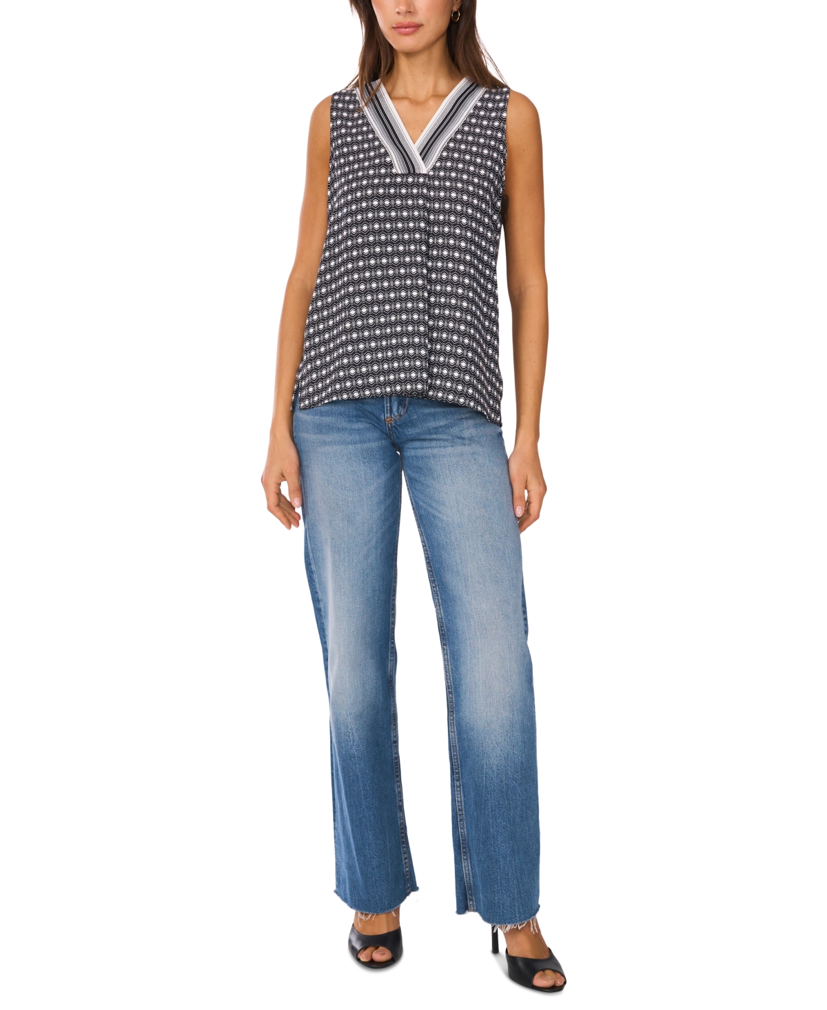 VINCE CAMUTO WOMEN'S PRINTED V-NECK TOP 