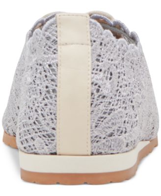 Women's Dayana Lace Floral Lace-Up Sneakers