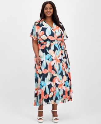 Sandra Darren - Plus Size V-Neck Belted Pleated Maxi Dress