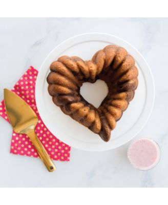 Cast Aluminum Nonstick 11" Elegant Heart Bundt Pan