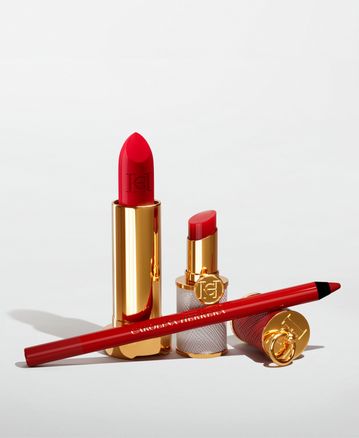 Carolina Herrera Fabulous Kiss Lip Liner In 310- Carolina Red