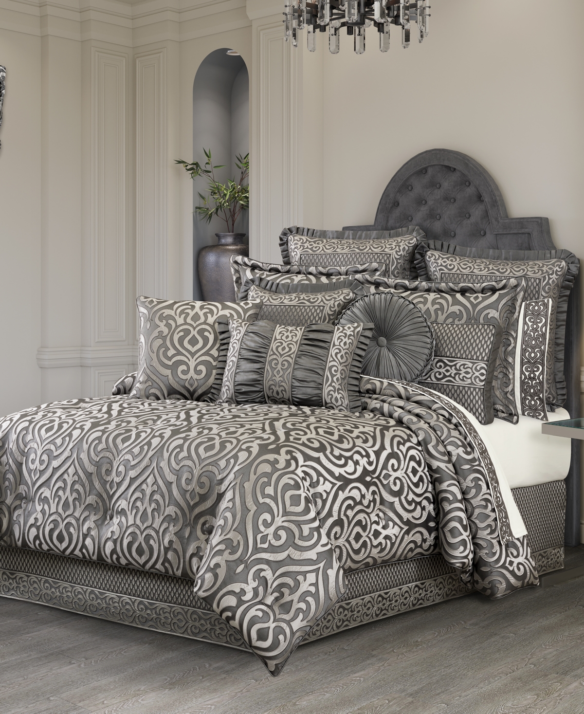 J Queen New York Bolero 4-pc. Comforter Set, King In Silver