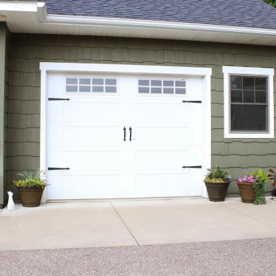 20" Indoor/Outdoor Patio, Garden, or Porch Weather-Resistant Franklin Flower Pot Planter