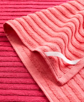 2 Pack Linear Sculpted Towels