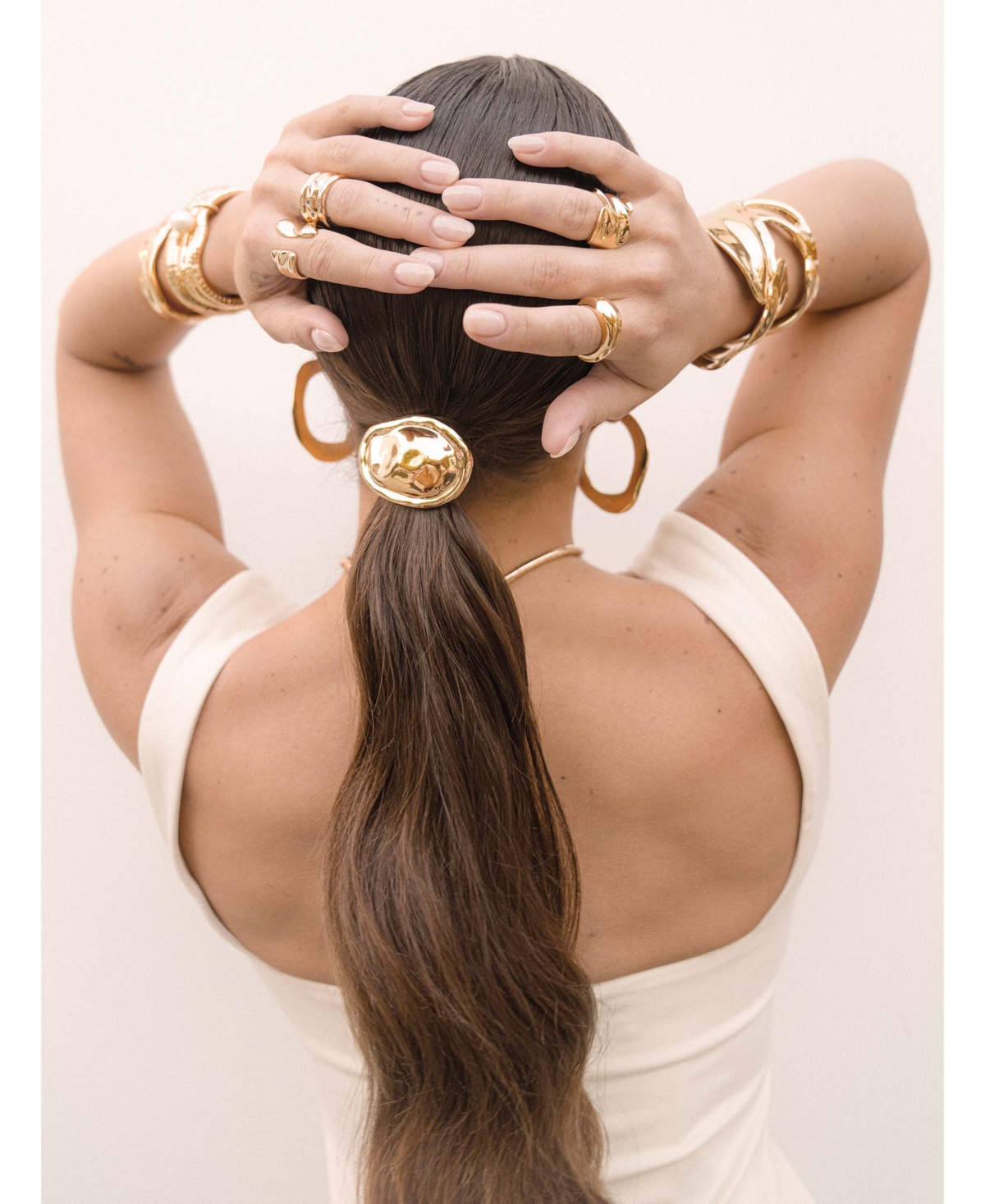 Ettika Noble Nugget Ponytail Holder In Gold